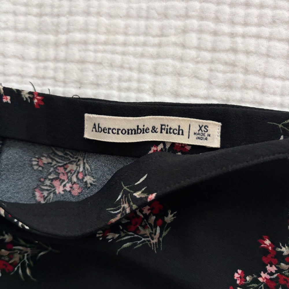 Abercrombie & Fitch Black Floral Two-Piece Skirt Set - Picture 4 of 4